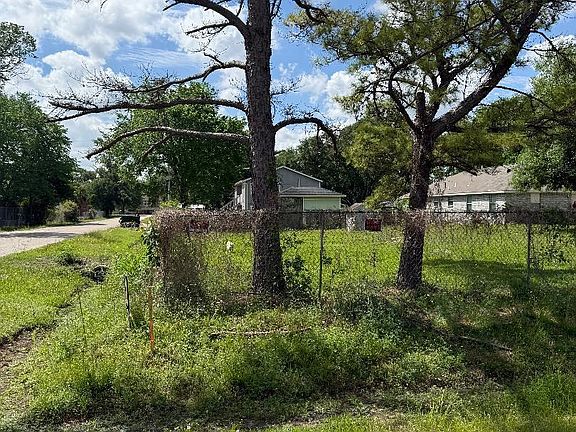 5th image of 15910 Greens Rd