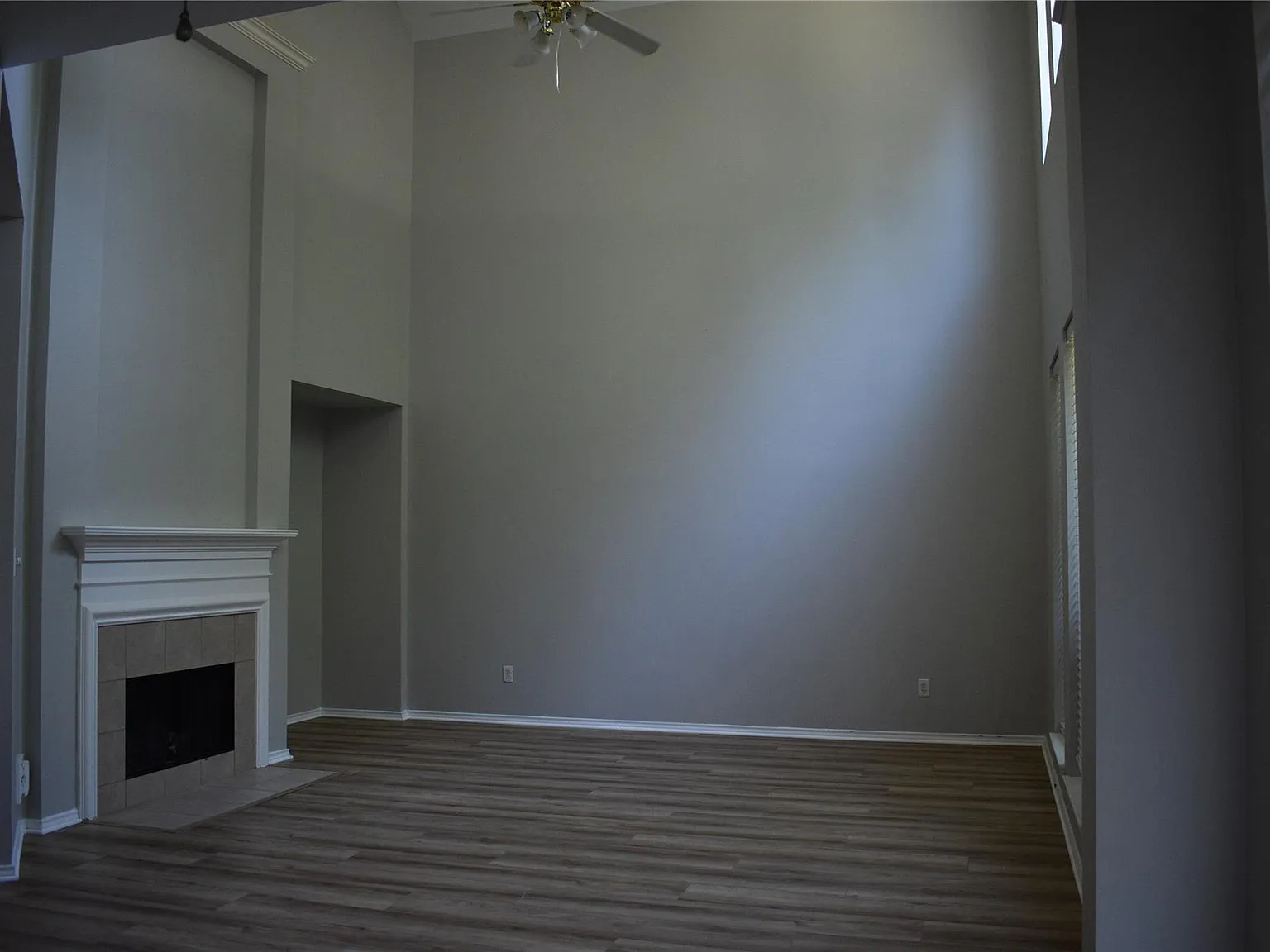 5 bed, 2.5 bath, 2849 sqft, $2,600 — Photo 3