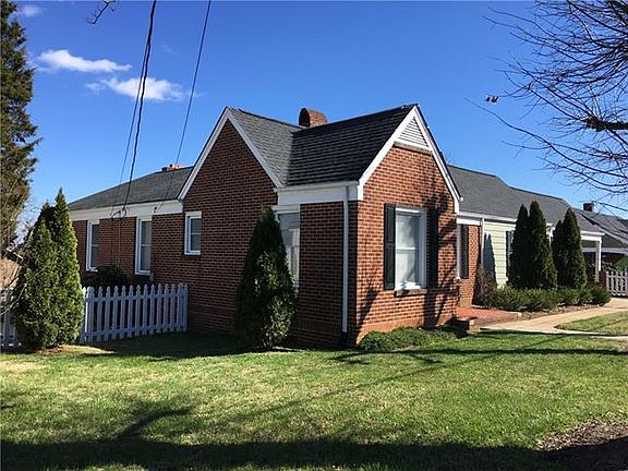 4th image of 27 Forest Ave