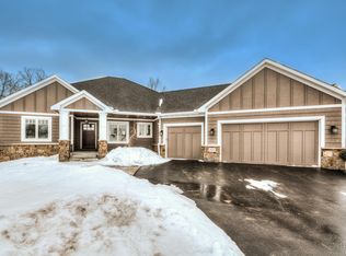 2872 Fairway Dr, Chaska, MN 55318
