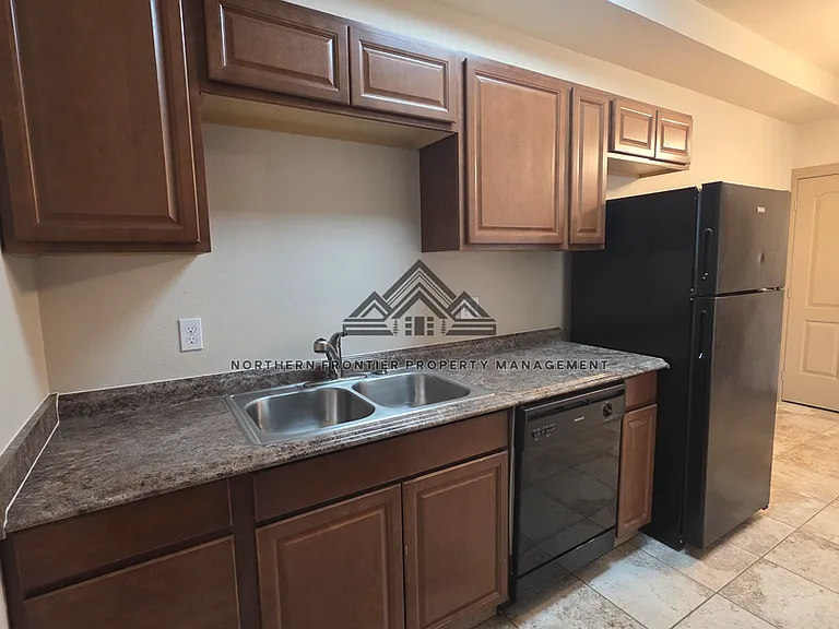 1410 S College Ave — Photo 4