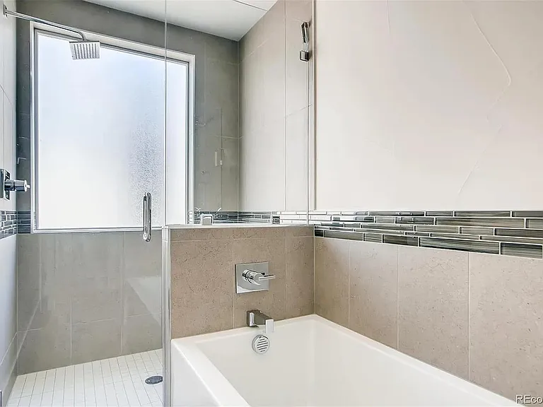1824 Julian St #2 — Photo 14