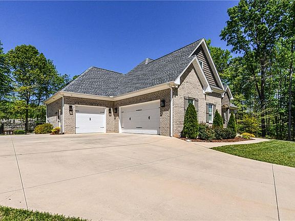 4th image of 7901 Carra Way