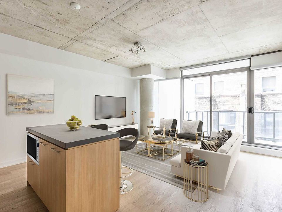 1st image of 560 King St W #326