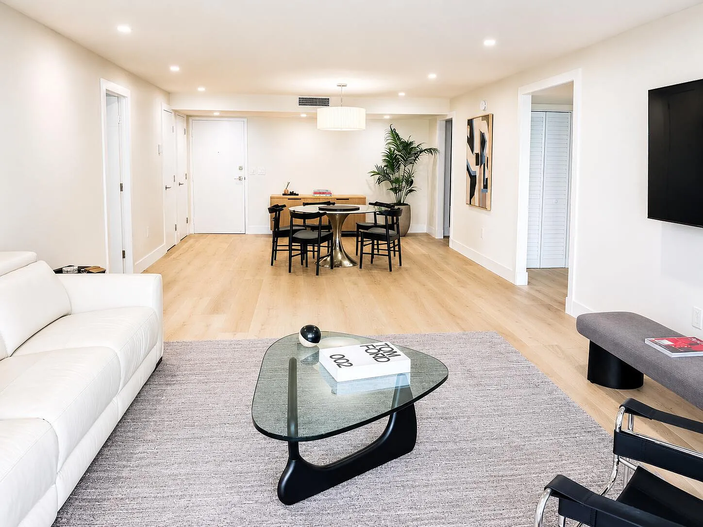 2 bed, 2.0 bath, 1436 sqft, $10,500 — Photo 3