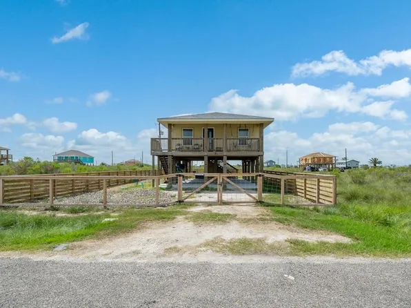 377 W Misty Oak Ln, Rockport, TX 78382