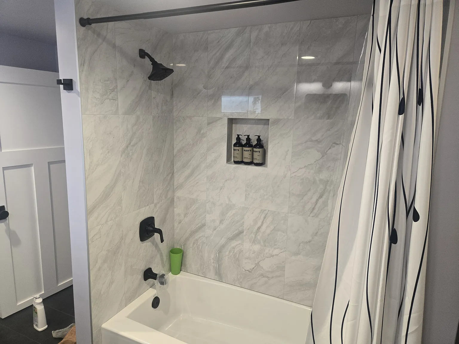 2 bed, 900 sqft, $2,350 — Photo 4