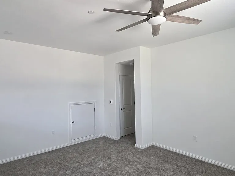 1582 Pinchot Dr — Photo 17