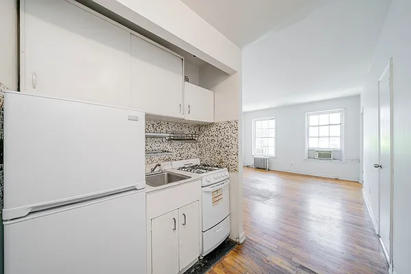 Rented by Douglas Elliman | media 8