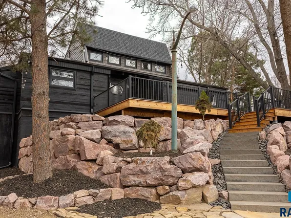 2320 S Southeastern Ave, Sioux Falls, SD 57103