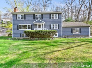 163 Macgregor Dr, Stamford, CT 06902
