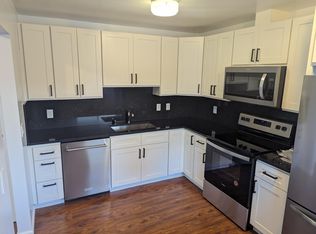 925 NW 57th St #2, Seattle, WA 98107