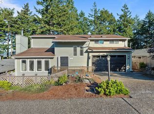 1845 Oak St, North Bend, OR 97459
