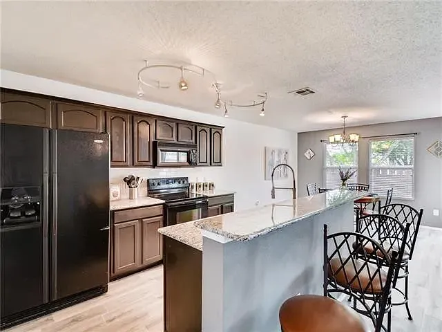 2412 Grover Cleveland Dr — Photo 2