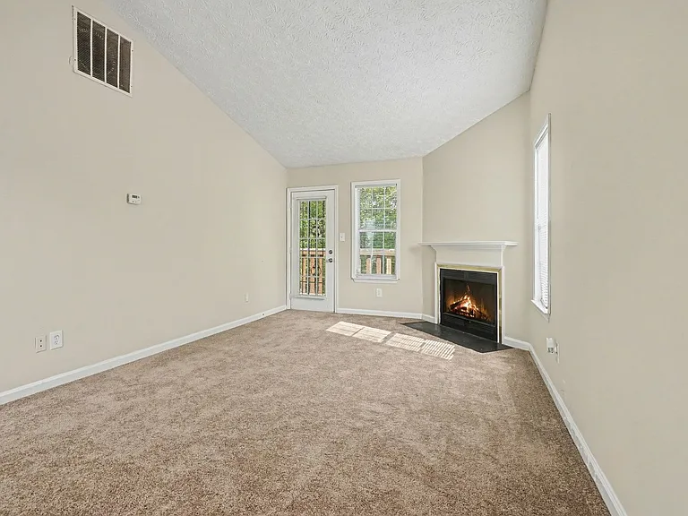6430 Charter Way — Photo 5