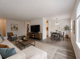 Waverlywood Apartments and Townhomes, Webster, NY 14580