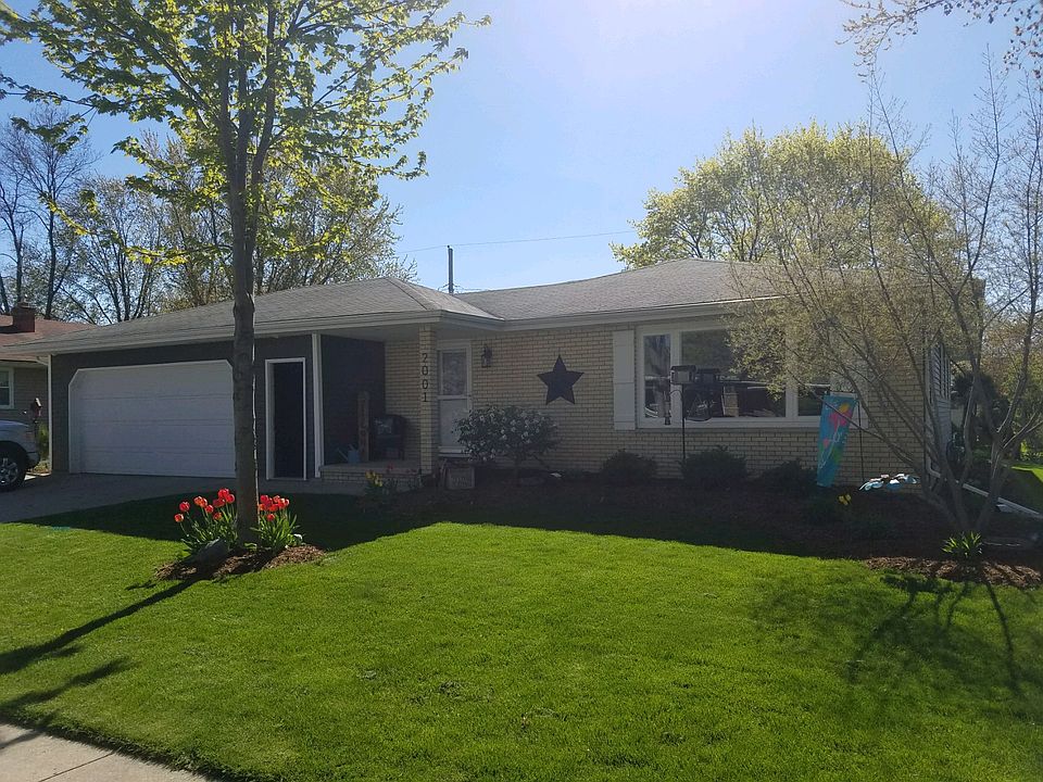 1st image of 2001 Parkwood Dr