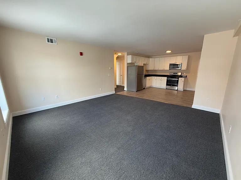 115 Main St #18 — Photo 12
