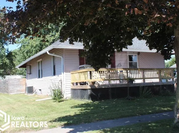 609 5th St SW, Hampton, IA 50441