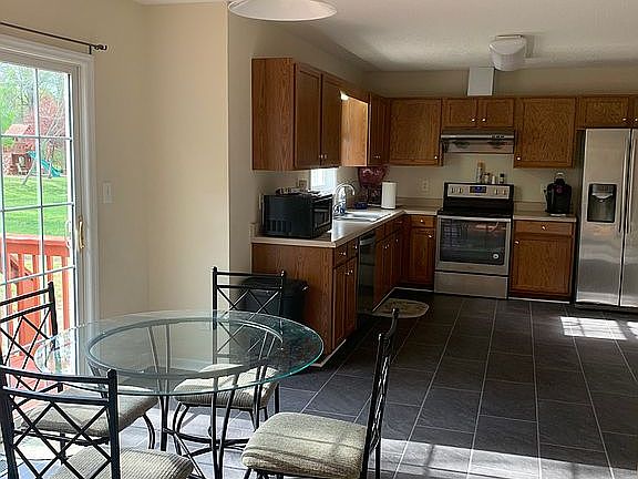 5th image of 315 Frank Cherry St
