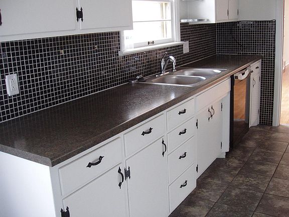 4th image of 602 Three Eagles St