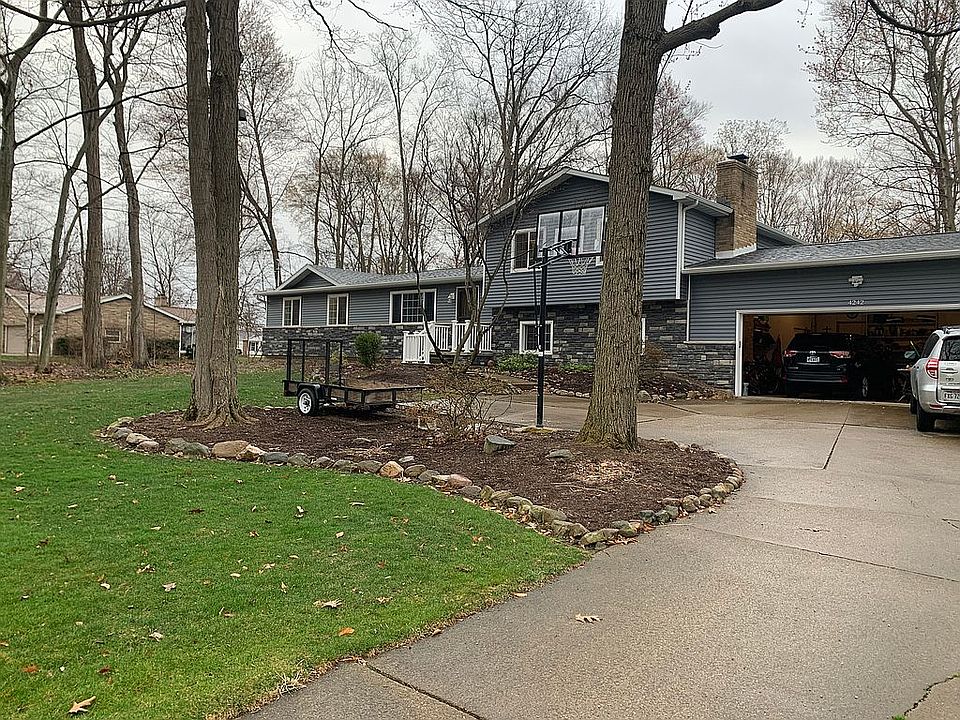 1st image of 4242 Debbie Ln