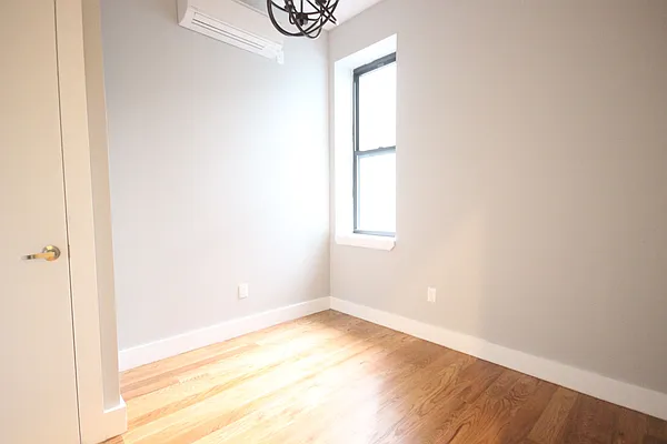 Rented by Nooklyn NYC LLC | media 11