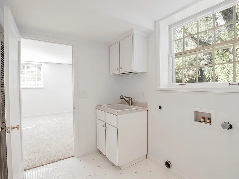 4527 SW 29th Ave — Photo 25