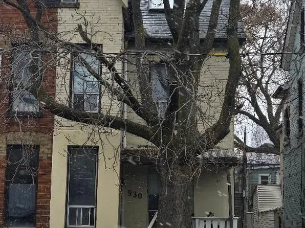 930 Dundas St E, Toronto, ON M4M 1R3