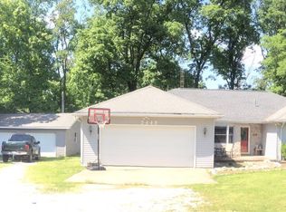 5448 E Seven Hills Ln, Olney, IL 62450