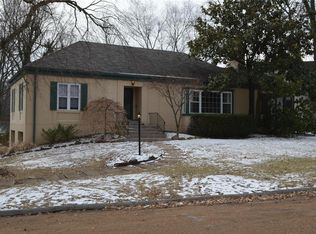 534 West Dr, Saint Louis, MO