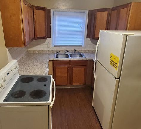 3rd image of 2032 N Bolton Ave