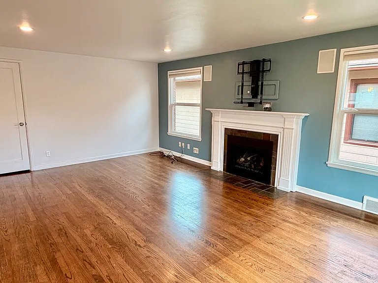 7022 26th Ave NW — Photo 5