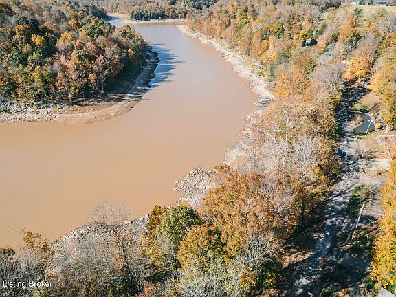 3rd image of 488 Out Post Rd