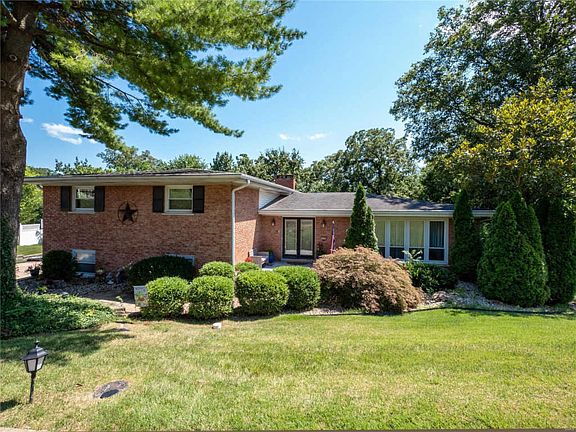 5th image of 10780 Forest Circle Dr