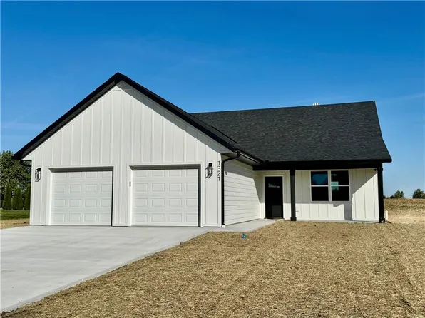 1321 W 19th St, Maryville, MO 64468