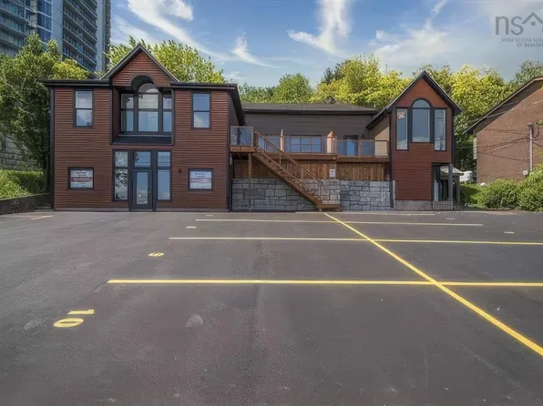 58 Bedford Hwy, Halifax, NS B3M 2J2