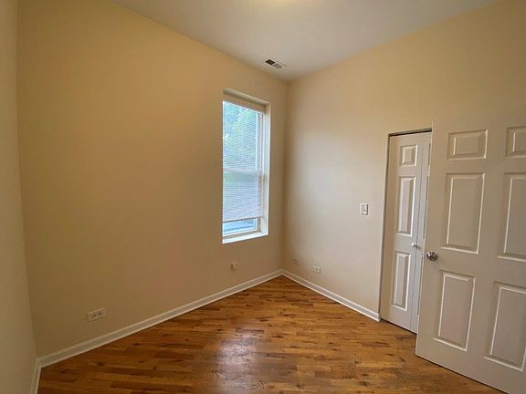 5th image of 2300 S Ridgeway Ave APT 3