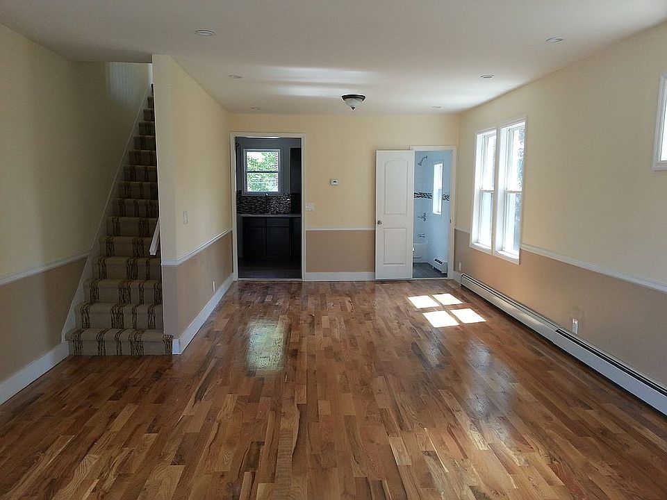 2nd image of 320 Logan Ave