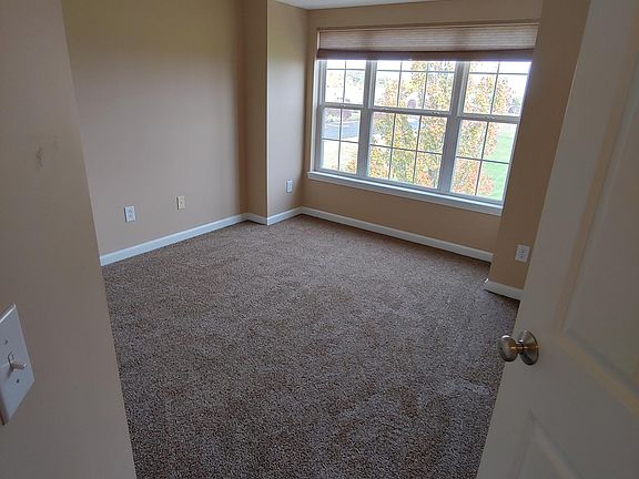 4th image of 13383 Golden Gate Dr W