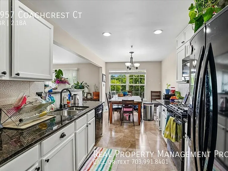 7957 Coachcrest Ct — Photo 12