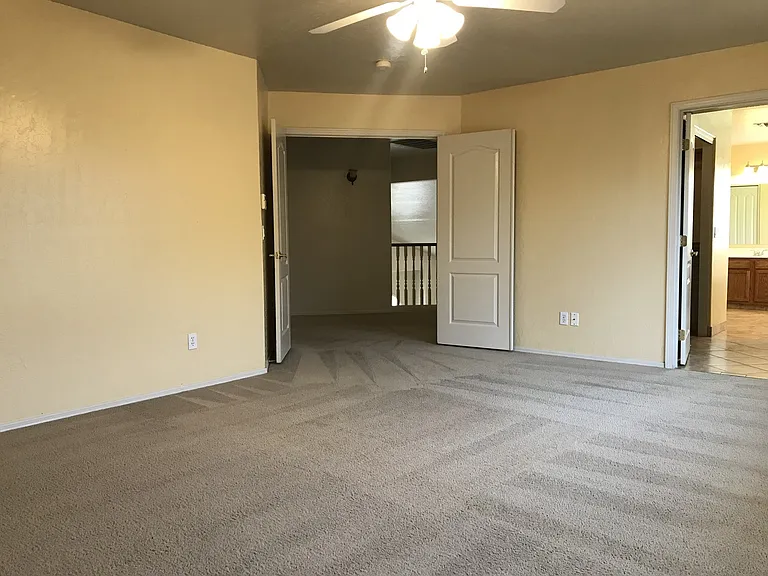 1710 W Houston Ave — Photo 16