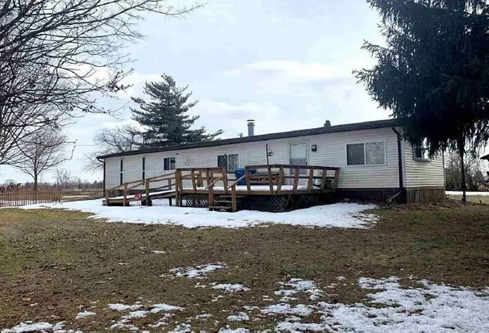 1653 E Pinconning Rd photo 1
