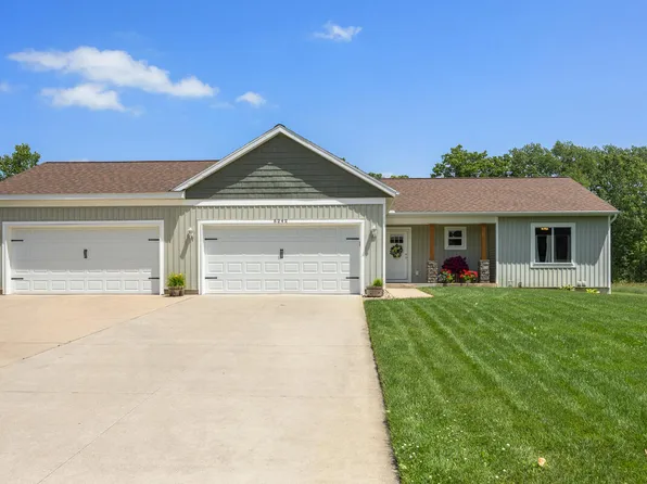 5242 N Point Dr, Pierson, MI 49339