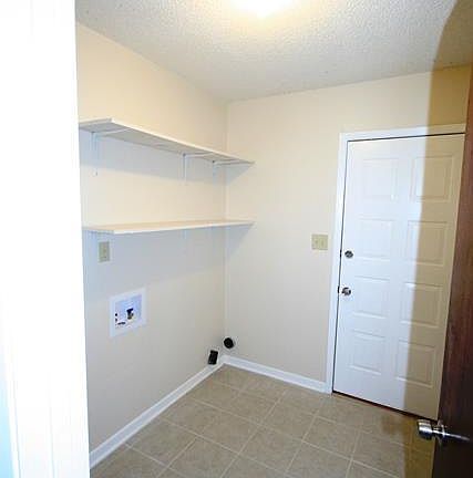 5th image of 5849 Penny Ave #A
