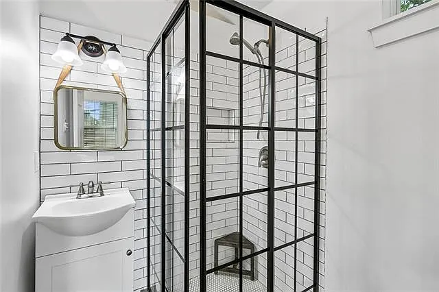 300 Maine St — Photo 13