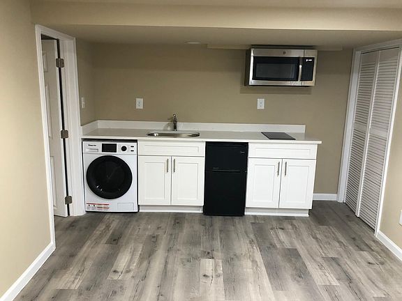 4th image of 5705 Fenwick Dr #B