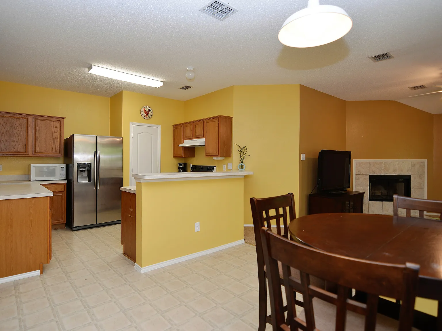4 bed, 1931 sqft, $2,100 — Photo 3