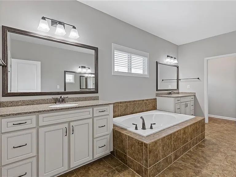 5440 Northview Lake — Photo 19