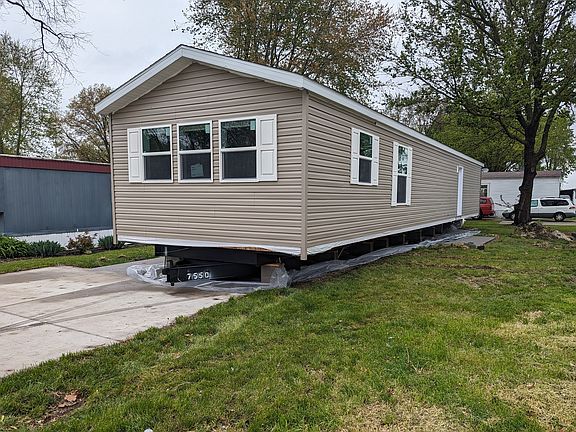3rd image of 72 Loraine Dr